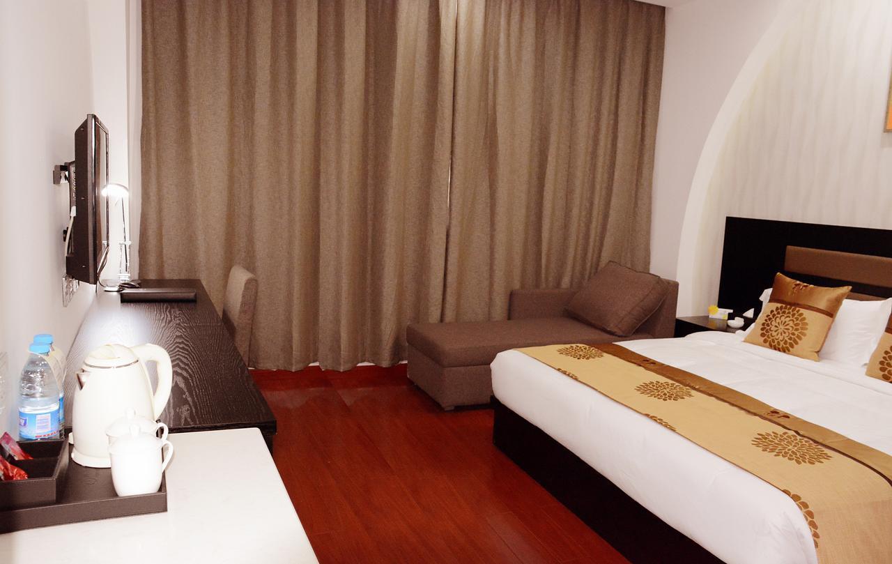 Shanghai Chuansha Hotel Exterior photo